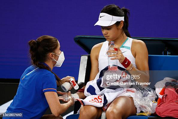 Emma Raducanu Receives On-Court Medical Attention