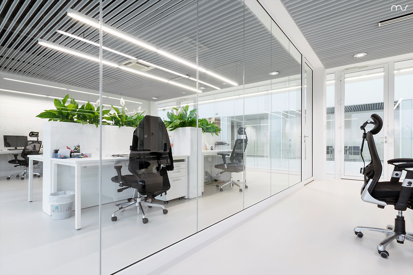 Modern Minimalist Office Interior Design