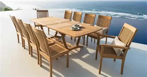 Luxury Outdoor Dining Table and Chairs