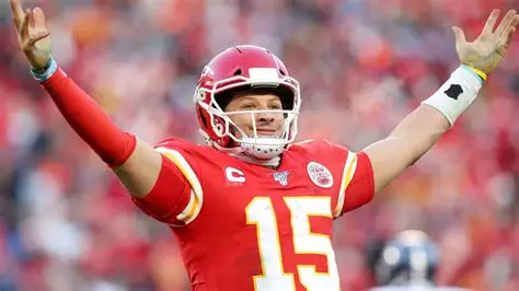 Mahomes Shines on Sunday Night: Chiefs Take Down Lions 30-17 at Arrowhead